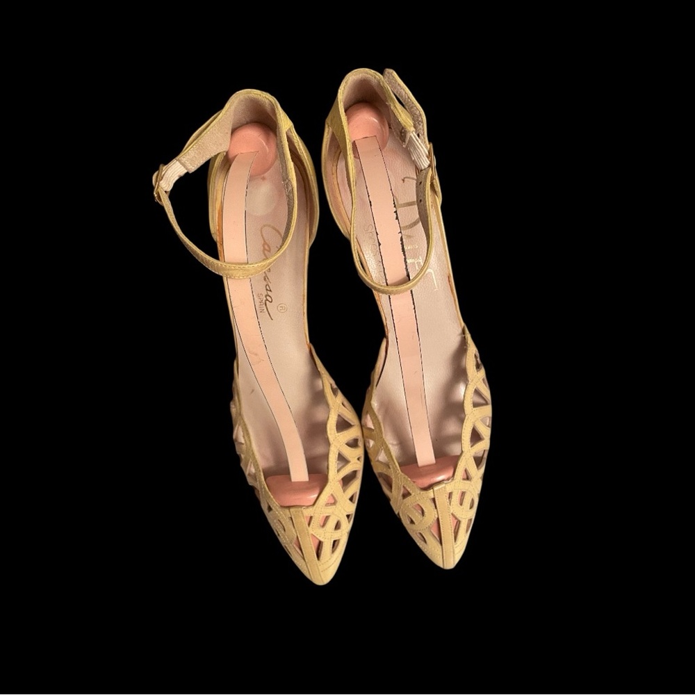 Vintage Ankle-Strap Pointed Toe Cutout Heels - S/5.5